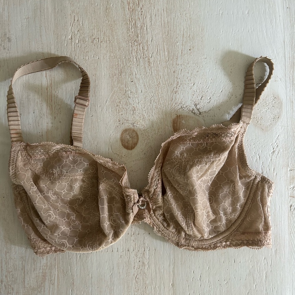 Chantelle underwire, no padding bra 36D